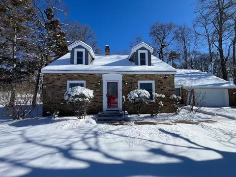 2230 Douglas Dr N, Golden Valley, MN 55422