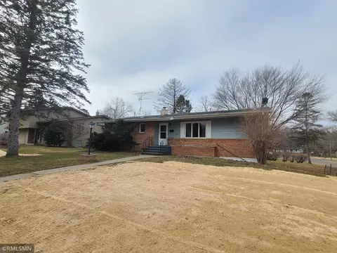 808 Prairie Ave SW, Faribault, MN 55021 photo 2