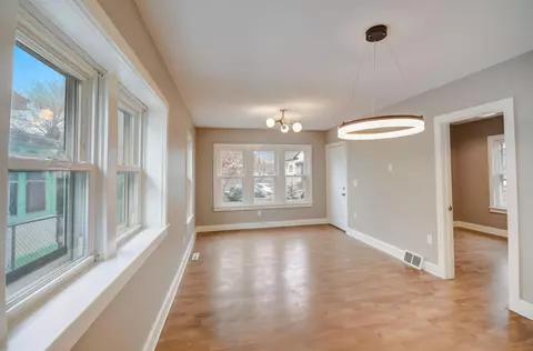 331 E 37th St, Minneapolis, MN 55409