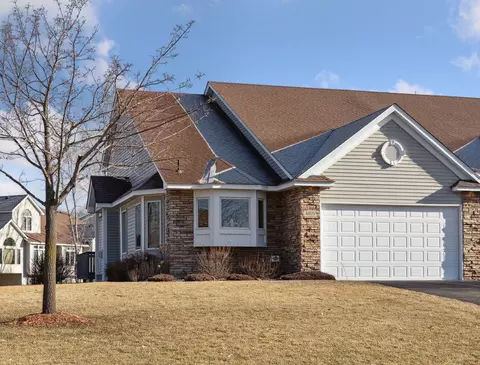 4805 Greenhaven Dr, White Bear, MN 55127