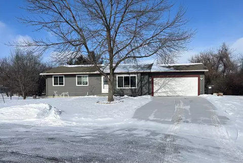 365 11th St, Howard Lake, MN 55349