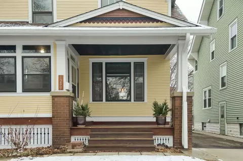 1299 Hague Ave, Saint Paul, MN 55104