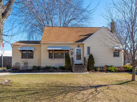 16 1st Ave SE, Norwood Young America, MN 55397