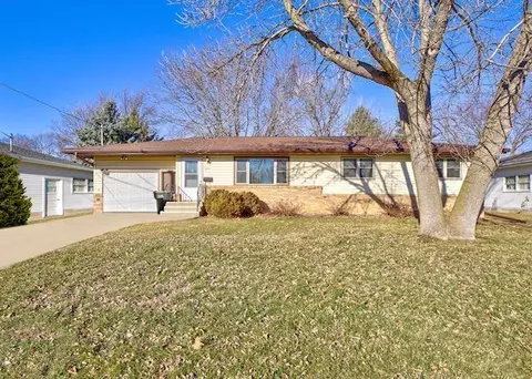 601 10th Ave SE, Waseca, MN 56093