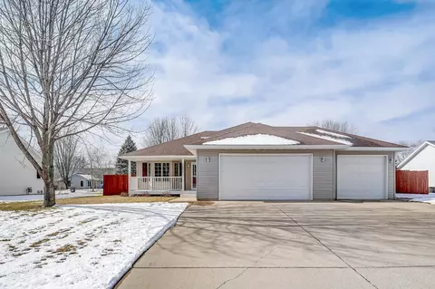 1605 Newton Ave N, Glencoe, MN 55336