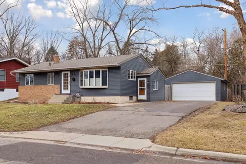 302 Echo Ln, Stillwater, MN 55082