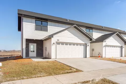 817 Viburnum St, Belle Plaine, MN 56011