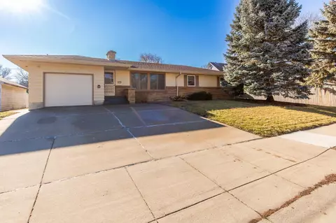 312 6th St W, Jordan, MN 55352