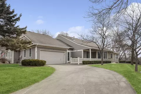 838 Ivy Ln, Eagan, MN 55123