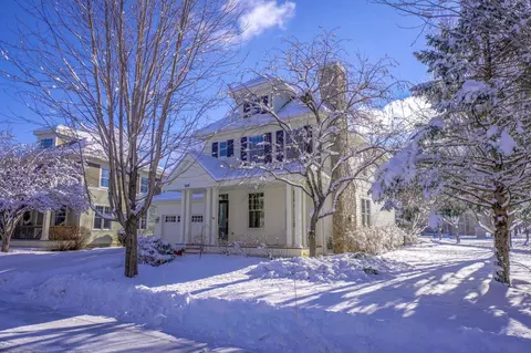 349 Country Rd, Stillwater, MN 55082