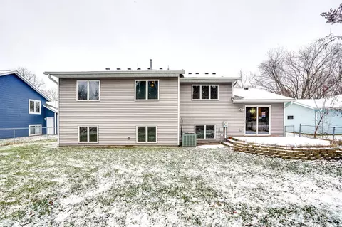 35 Saint Marks Bay, Faribault, MN 55021 photo 2