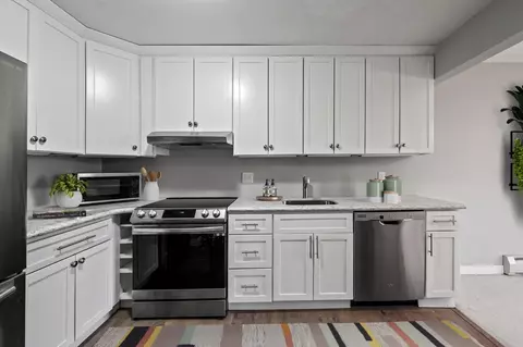 7601 W 101st St #318, Bloomington, MN 55438