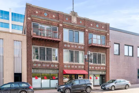 414 W Apt 3a W 1st St, Duluth, MN 55802