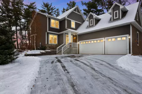 6435 Pleasant View Ln, Chanhassen, MN 55317