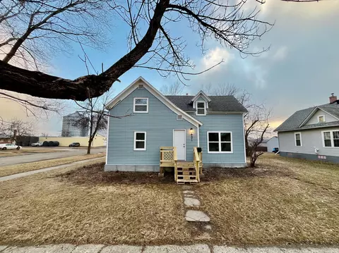 621 Nebraska Ave, Breckenridge, MN 56520