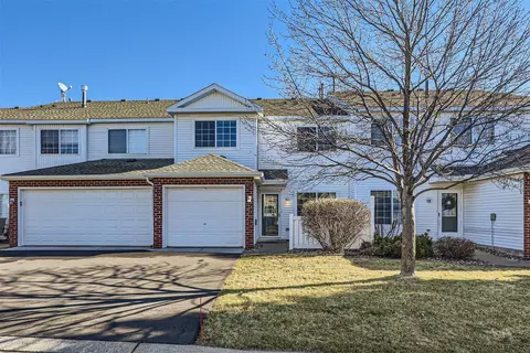 1715 Crestview St, Shakopee, MN 55379