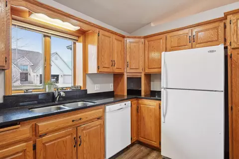 Kitchen - 134 River Oaks Dr, Cold Spring, MN 56320 photo 6 of 7