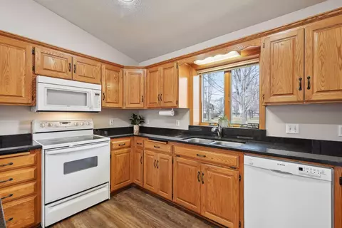Kitchen - 134 River Oaks Dr, Cold Spring, MN 56320 photo 5 of 7