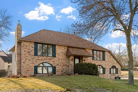 1210 Josephine Rd, Roseville, MN 55113