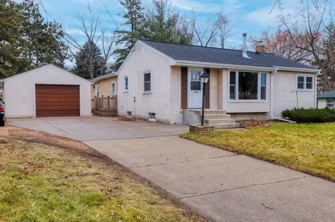 2096 Irene St, Roseville, MN 55113