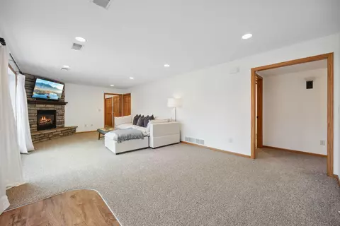 604 Cadillac Rd, Marshall, MN 56258 photo 8