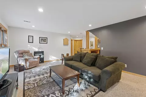 Living - 4725 Townline Rd, Independence, MN 55357 photo 8 of 10