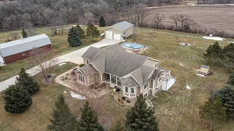 7154 Valley Dr SW, Byron, MN 55920