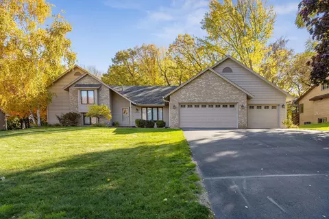 13646 Georgia Dr, Apple Valley, MN 55124