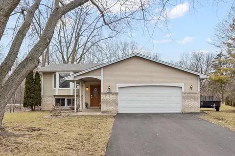 7270 Tartan Curv, Eden Prairie, MN 55346