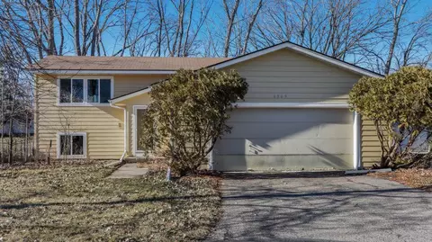 4349 Bear Path Trl, Eagan, MN 55122