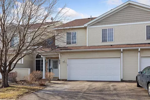 1904 Hemlock Pl, Hudson, WI 54016
