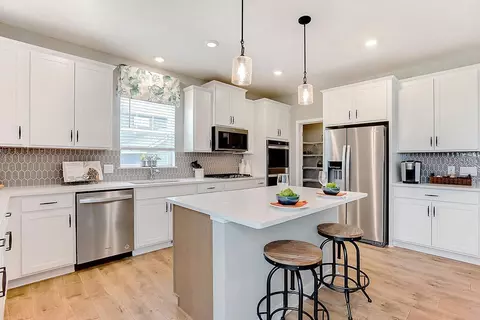 17104 Draft Horse Blvd, Lakeville, MN 55044