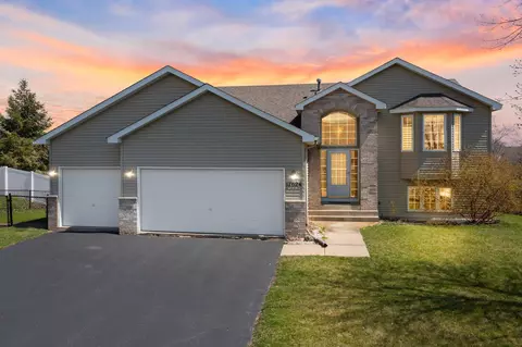 17624 Gander Ln, Farmington, MN 55024