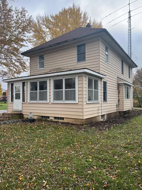 229 Mill St, Saint Clair, MN 56080