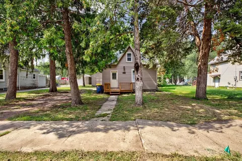 1318 1st Ave NE, Faribault, MN 55021 photo 2