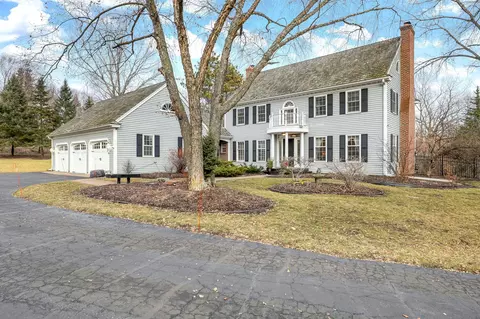 3 Island View Ln, North Oaks, MN 55127