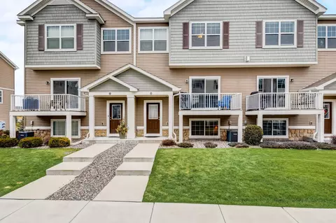 9590 Jefferson Dr #2, Chanhassen, MN 55317