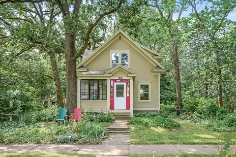 1718 Taylor Ave W, Saint Paul, MN 55104