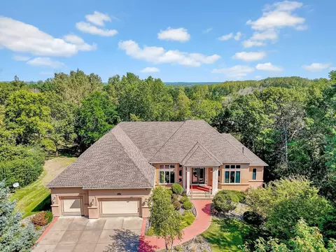 8414 22nd St N, Lake Elmo, MN 55042