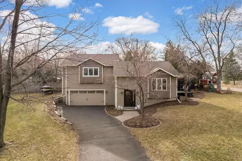1470 Juneau Ln N, Plymouth, MN 55447