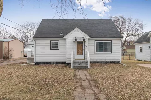 106 Juniper St S, Lester Prairie, MN 55354