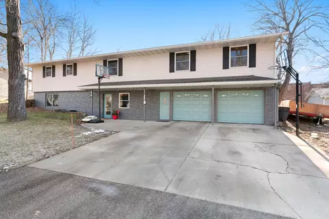 1044 Hamlet Dr S, Avon, MN 56310