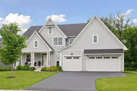 9235 Eagle Ridge Rd, Chanhassen, MN 55317