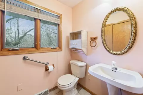 750 Hackmore Dr, Eagan, MN 55123 photo 18