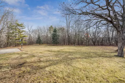 750 Hackmore Dr, Eagan, MN 55123 photo 5
