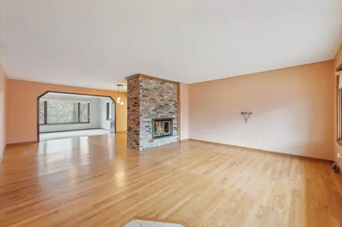 750 Hackmore Dr, Eagan, MN 55123 photo 6