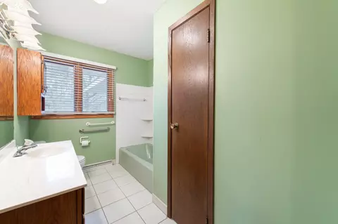 750 Hackmore Dr, Eagan, MN 55123 photo 15