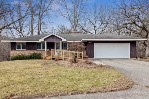 750 Hackmore Dr, Eagan, MN 55123 photo 4