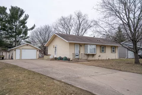 8622 Inman Ave S, Cottage Grove, MN 55016