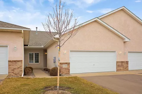 17895 Glasgow Way, Lakeville, MN 55044